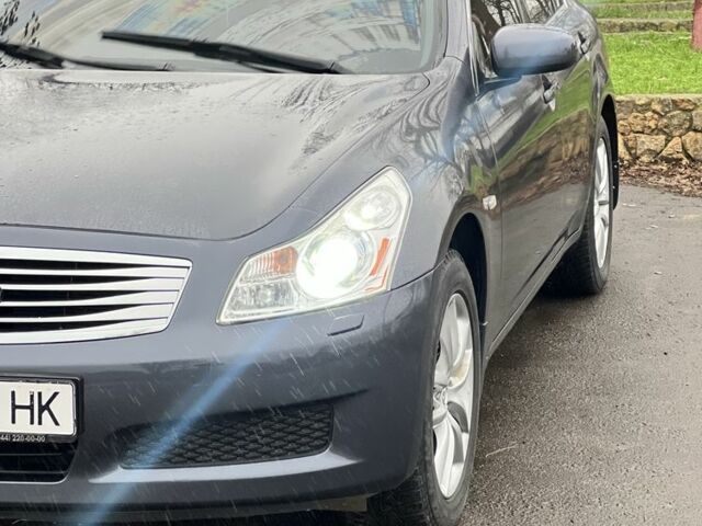 Серый Инфинити Г, объемом двигателя 3.5 л и пробегом 180 тыс. км за 6500 $, фото 1 на Automoto.ua