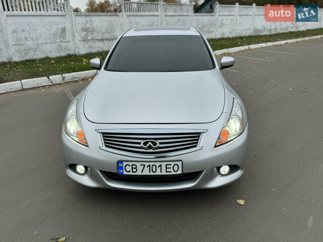 Серый Инфинити Г, объемом двигателя 2.5 л и пробегом 280 тыс. км за 10000 $, фото 1 на Automoto.ua
