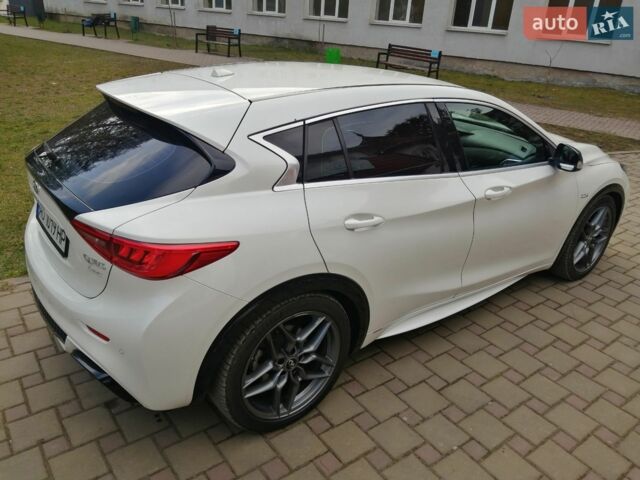 Білий Інфініті Q30, об'ємом двигуна 2.2 л та пробігом 191 тис. км за 17500 $, фото 1 на Automoto.ua