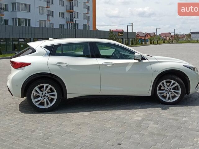 Білий Інфініті Q30, об'ємом двигуна 2.2 л та пробігом 44 тис. км за 27300 $, фото 1 на Automoto.ua