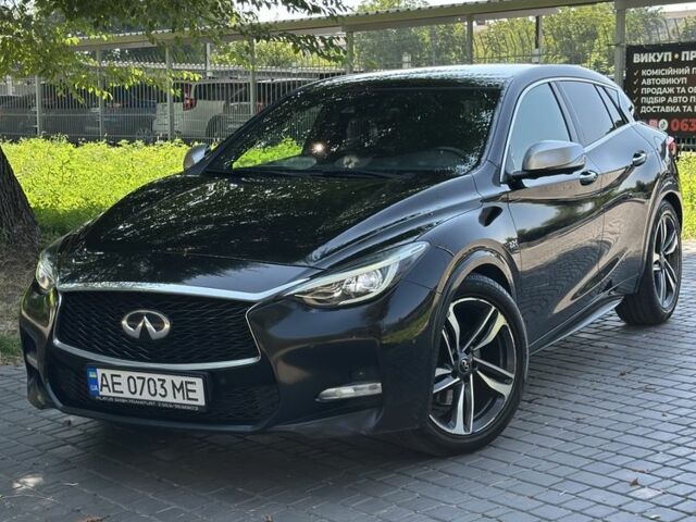 Чорний Інфініті Q30, об'ємом двигуна 2.2 л та пробігом 240 тис. км за 15569 $, фото 1 на Automoto.ua