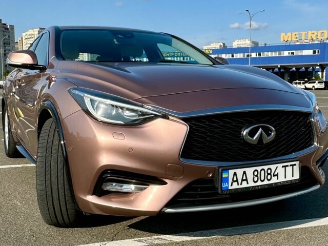 Коричневый Инфинити Q30, объемом двигателя 1.6 л и пробегом 87 тыс. км за 21400 $, фото 1 на Automoto.ua