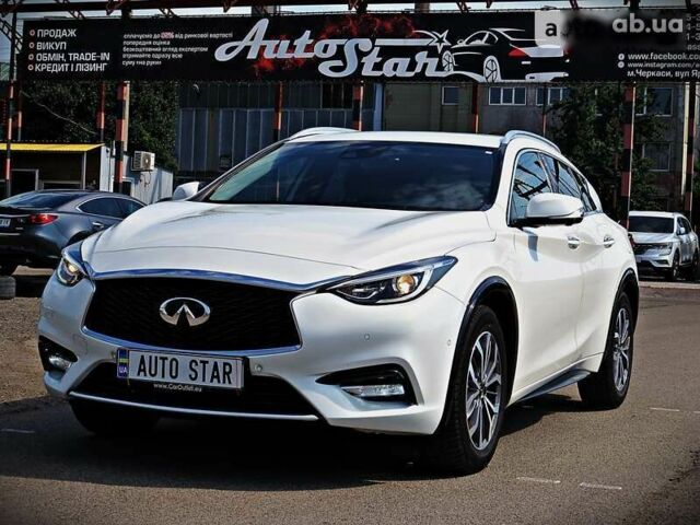 Инфинити Q30, объемом двигателя 1.5 л и пробегом 163 тыс. км за 22800 $, фото 1 на Automoto.ua