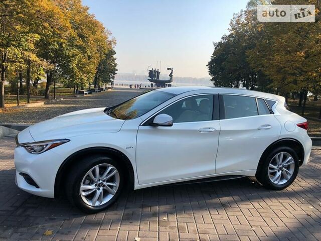 Інфініті Q30, об'ємом двигуна 2 л та пробігом 20 тис. км за 24900 $, фото 1 на Automoto.ua