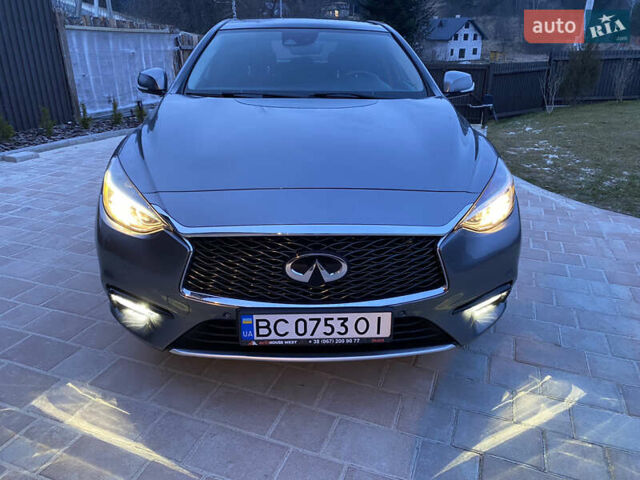 Сірий Інфініті Q30, об'ємом двигуна 2.14 л та пробігом 200 тис. км за 16500 $, фото 1 на Automoto.ua