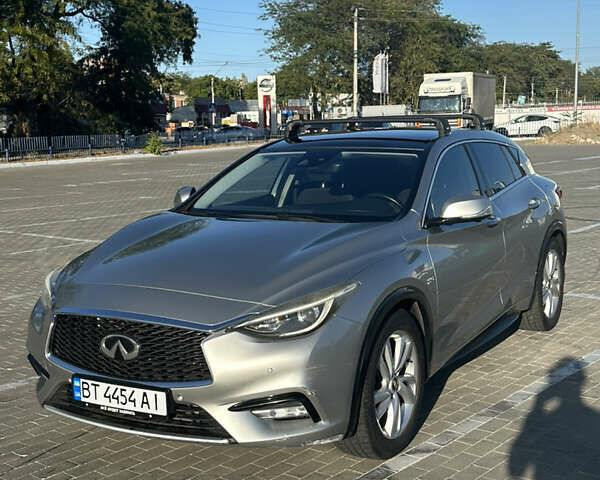 Серый Инфинити Q30, объемом двигателя 2.14 л и пробегом 200 тыс. км за 15200 $, фото 1 на Automoto.ua