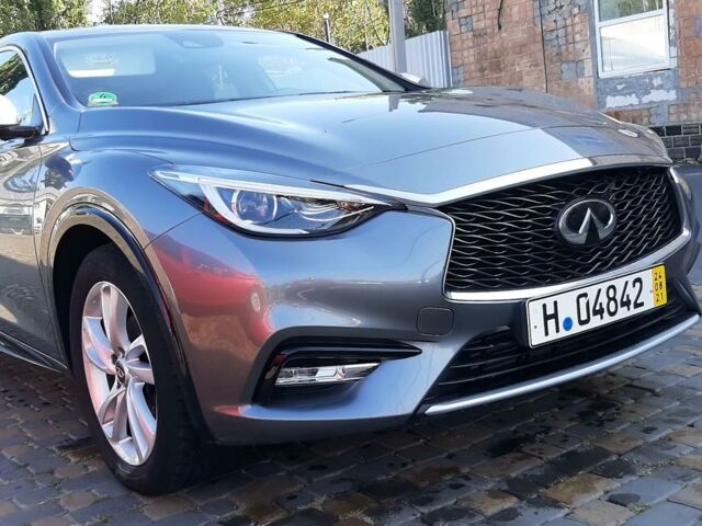 Сірий Інфініті Q30, об'ємом двигуна 1.5 л та пробігом 55 тис. км за 26600 $, фото 1 на Automoto.ua