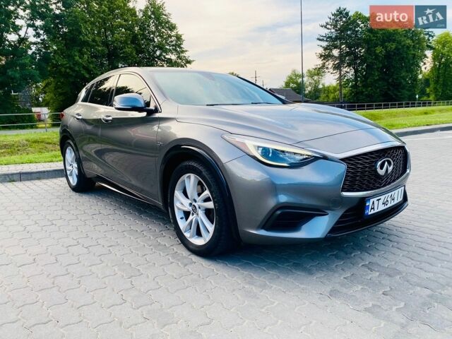 Серый Инфинити Q30, объемом двигателя 1.99 л и пробегом 165 тыс. км за 13900 $, фото 1 на Automoto.ua