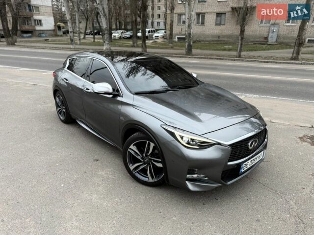 Серый Инфинити Q30, объемом двигателя 2 л и пробегом 46 тыс. км за 18500 $, фото 1 на Automoto.ua