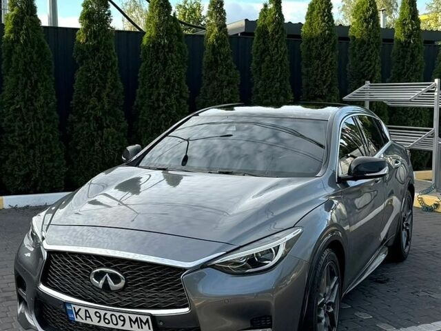 Сірий Інфініті Q30, об'ємом двигуна 1.99 л та пробігом 29 тис. км за 19700 $, фото 1 на Automoto.ua