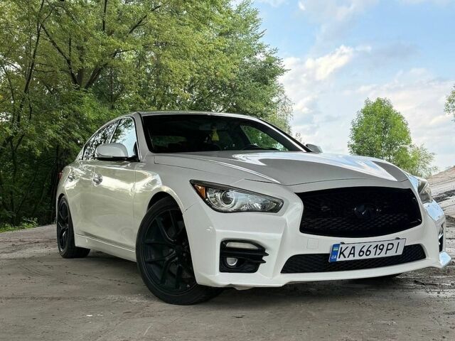 Білий Інфініті Q50, об'ємом двигуна 3.5 л та пробігом 199 тис. км за 12500 $, фото 1 на Automoto.ua