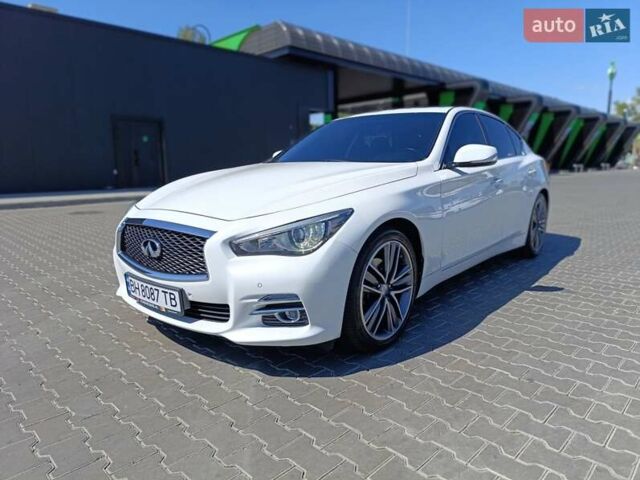 Белый Инфинити Q50, объемом двигателя 2.14 л и пробегом 131 тыс. км за 14500 $, фото 1 на Automoto.ua