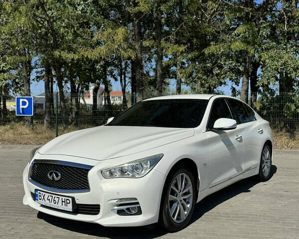 Белый Инфинити Q50, объемом двигателя 2.14 л и пробегом 250 тыс. км за 14500 $, фото 1 на Automoto.ua