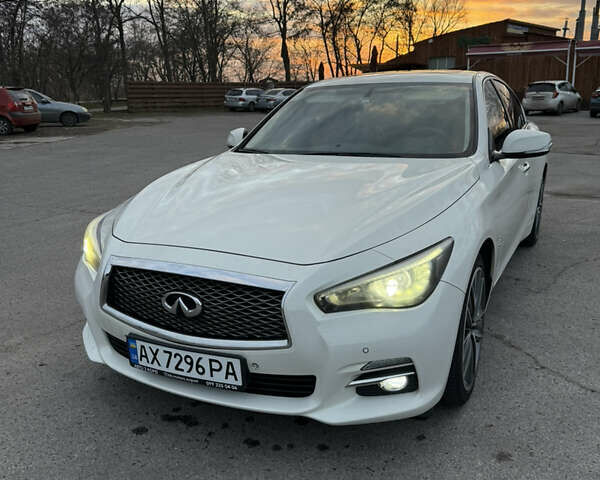 Белый Инфинити Q50, объемом двигателя 2.2 л и пробегом 104 тыс. км за 14500 $, фото 1 на Automoto.ua