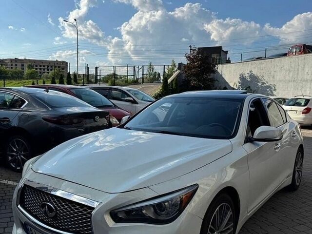 Білий Інфініті Q50, об'ємом двигуна 3.7 л та пробігом 220 тис. км за 11000 $, фото 1 на Automoto.ua