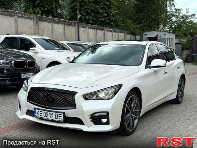 Білий Інфініті Q50, об'ємом двигуна 2.1 л та пробігом 199 тис. км за 12100 $, фото 1 на Automoto.ua