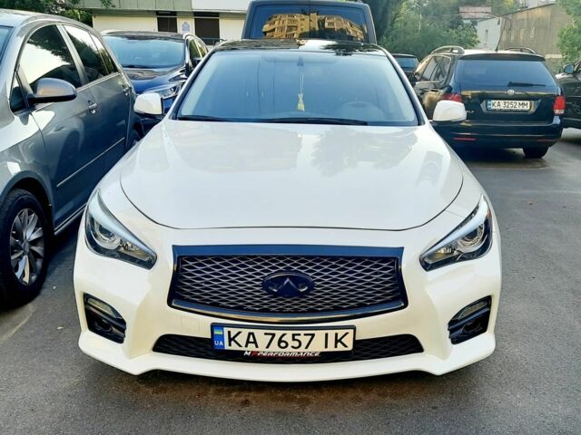 Белый Инфинити Q50, объемом двигателя 3.7 л и пробегом 136 тыс. км за 14990 $, фото 1 на Automoto.ua