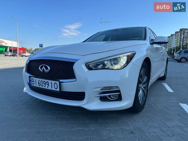 Білий Інфініті Q50, об'ємом двигуна 3.7 л та пробігом 135 тис. км за 14900 $, фото 1 на Automoto.ua
