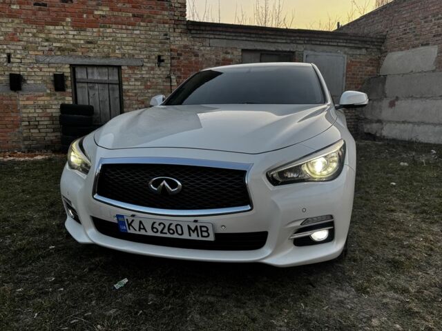 Белый Инфинити Q50, объемом двигателя 2.1 л и пробегом 288 тыс. км за 12500 $, фото 1 на Automoto.ua