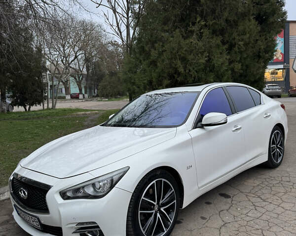 Білий Інфініті Q50, об'ємом двигуна 2.14 л та пробігом 225 тис. км за 13333 $, фото 1 на Automoto.ua