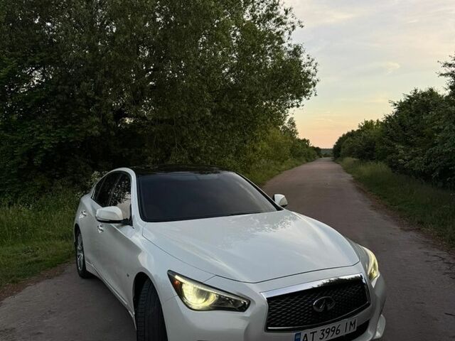 Білий Інфініті Q50, об'ємом двигуна 3.7 л та пробігом 227 тис. км за 10799 $, фото 1 на Automoto.ua