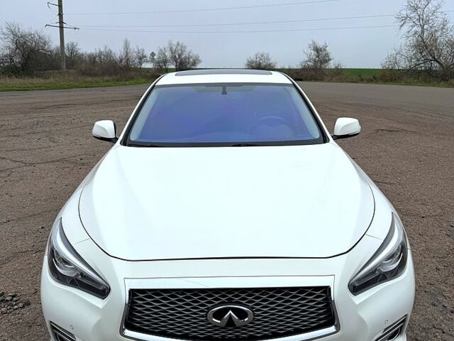 Білий Інфініті Q50, об'ємом двигуна 2.1 л та пробігом 220 тис. км за 12999 $, фото 1 на Automoto.ua