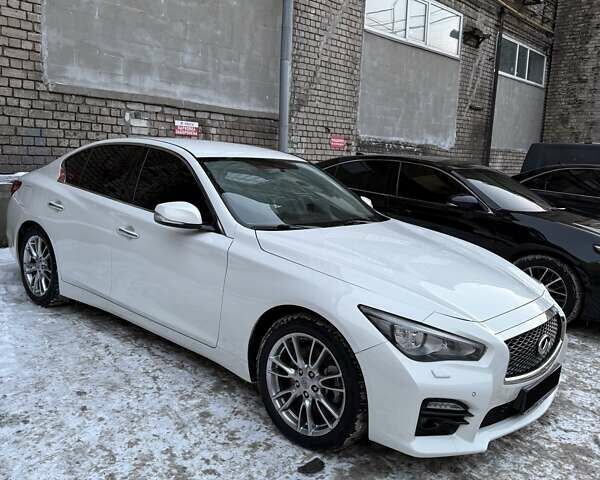 Белый Инфинити Q50, объемом двигателя 1.99 л и пробегом 95 тыс. км за 15900 $, фото 1 на Automoto.ua