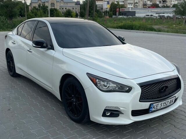 Білий Інфініті Q50, об'ємом двигуна 3.7 л та пробігом 257 тис. км за 13500 $, фото 1 на Automoto.ua
