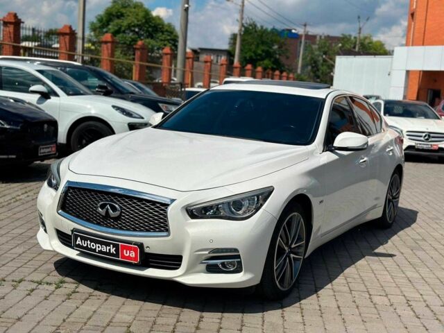 Белый Инфинити Q50, объемом двигателя 2.2 л и пробегом 147 тыс. км за 15190 $, фото 1 на Automoto.ua