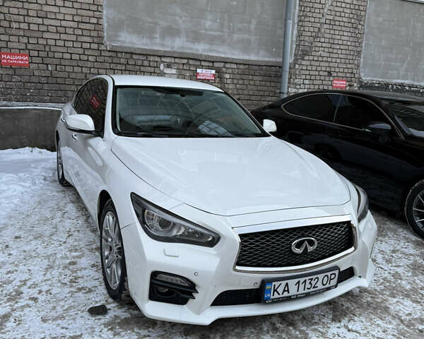 Белый Инфинити Q50, объемом двигателя 1.99 л и пробегом 94 тыс. км за 17500 $, фото 1 на Automoto.ua