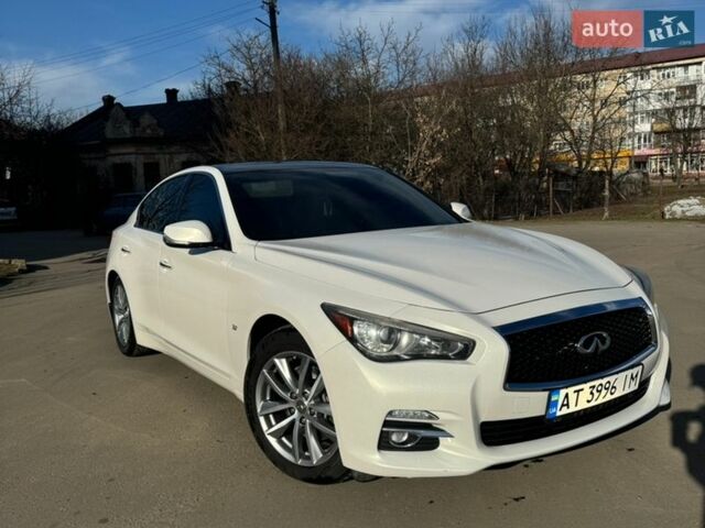 Белый Инфинити Q50, объемом двигателя 3.7 л и пробегом 224 тыс. км за 14000 $, фото 1 на Automoto.ua