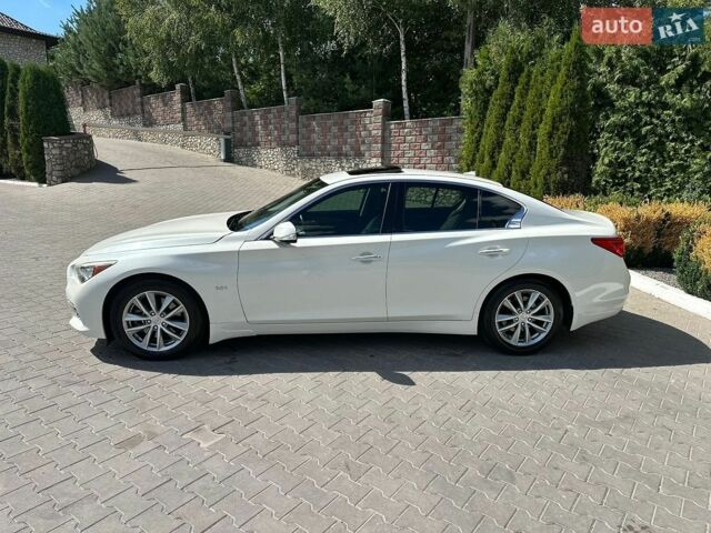 Білий Інфініті Q50, об'ємом двигуна 1.99 л та пробігом 124 тис. км за 13250 $, фото 1 на Automoto.ua