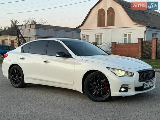 Білий Інфініті Q50, об'ємом двигуна 3 л та пробігом 116 тис. км за 12499 $, фото 1 на Automoto.ua