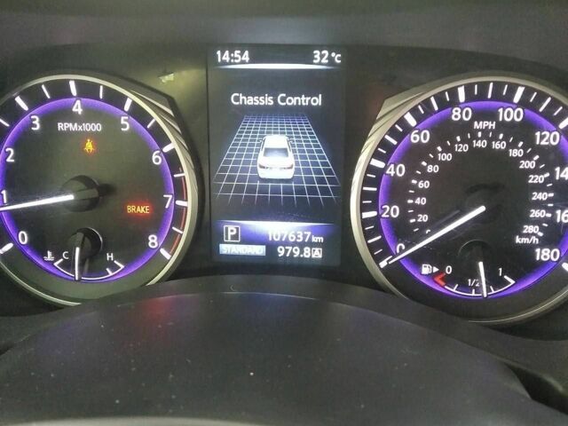 Білий Інфініті Q50, об'ємом двигуна 1.99 л та пробігом 107 тис. км за 13500 $, фото 1 на Automoto.ua