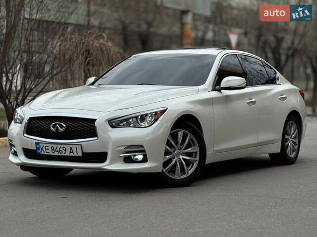 Білий Інфініті Q50, об'ємом двигуна 1.99 л та пробігом 152 тис. км за 11999 $, фото 1 на Automoto.ua