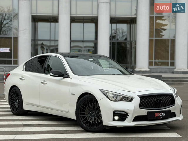 Білий Інфініті Q50, об'ємом двигуна 3.5 л та пробігом 146 тис. км за 15000 $, фото 1 на Automoto.ua