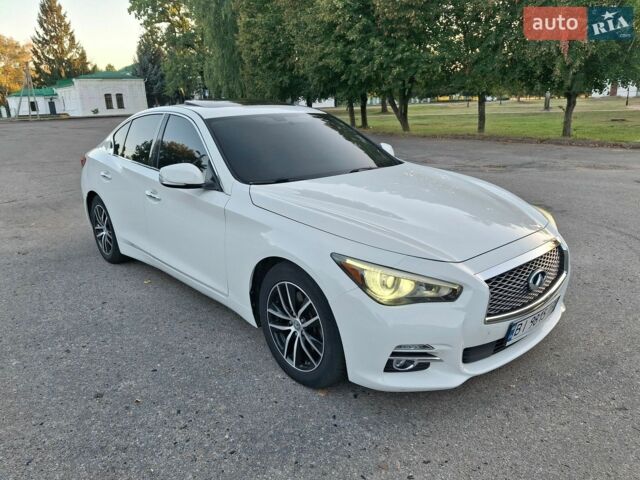 Белый Инфинити Q50, объемом двигателя 3 л и пробегом 146 тыс. км за 12200 $, фото 1 на Automoto.ua