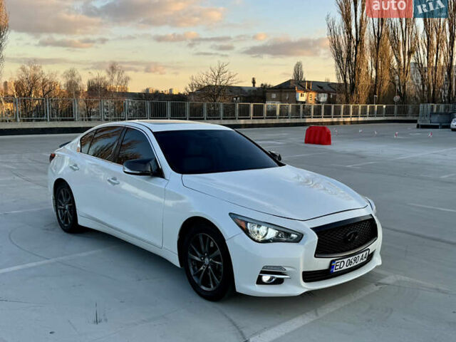 Белый Инфинити Q50, объемом двигателя 3 л и пробегом 79 тыс. км за 15500 $, фото 1 на Automoto.ua