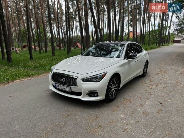 Белый Инфинити Q50, объемом двигателя 1.99 л и пробегом 107 тыс. км за 12500 $, фото 1 на Automoto.ua