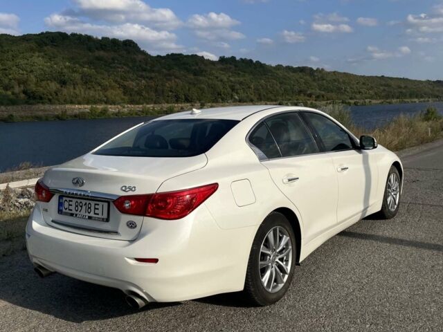 Білий Інфініті Q50, об'ємом двигуна 2 л та пробігом 120 тис. км за 15500 $, фото 1 на Automoto.ua