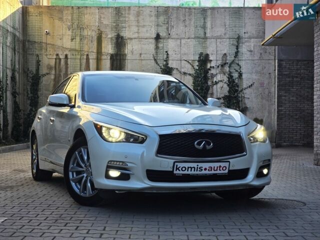 Білий Інфініті Q50, об'ємом двигуна 1.99 л та пробігом 169 тис. км за 11999 $, фото 1 на Automoto.ua