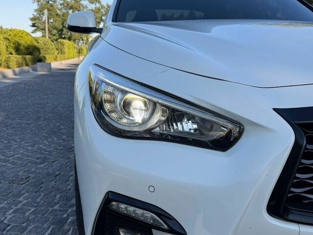 Білий Інфініті Q50, об'ємом двигуна 3 л та пробігом 102 тис. км за 17300 $, фото 1 на Automoto.ua