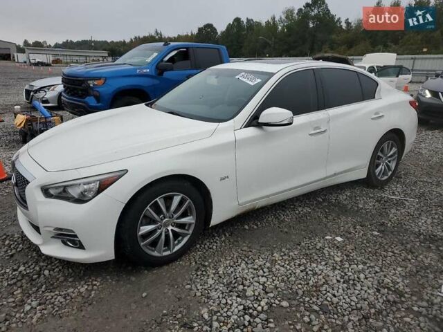 Белый Инфинити Q50, объемом двигателя 2 л и пробегом 148 тыс. км за 2200 $, фото 1 на Automoto.ua