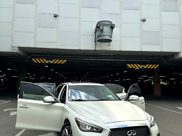 Білий Інфініті Q50, об'ємом двигуна 3 л та пробігом 148 тис. км за 16500 $, фото 1 на Automoto.ua