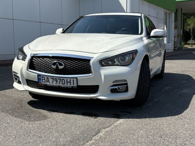 Белый Инфинити Q50, объемом двигателя 1.99 л и пробегом 106 тыс. км за 13990 $, фото 1 на Automoto.ua