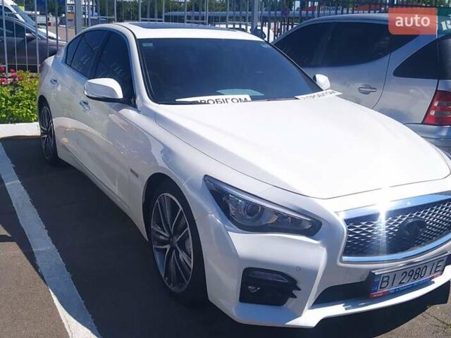 Белый Инфинити Q50, объемом двигателя 3.5 л и пробегом 64 тыс. км за 22999 $, фото 1 на Automoto.ua