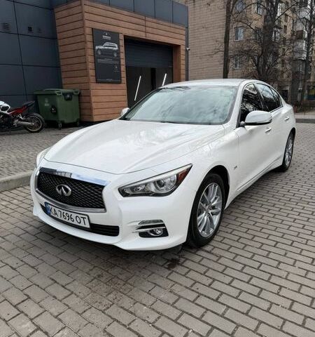 Білий Інфініті Q50, об'ємом двигуна 1.99 л та пробігом 98 тис. км за 17500 $, фото 1 на Automoto.ua