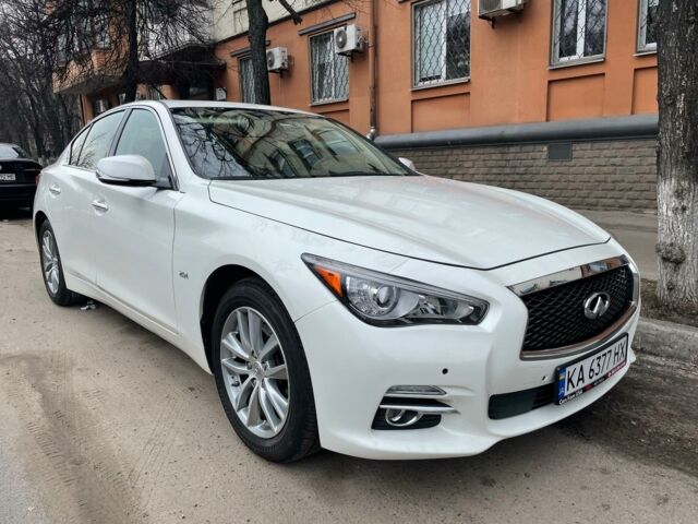 Белый Инфинити Q50, объемом двигателя 2 л и пробегом 63 тыс. км за 19200 $, фото 1 на Automoto.ua