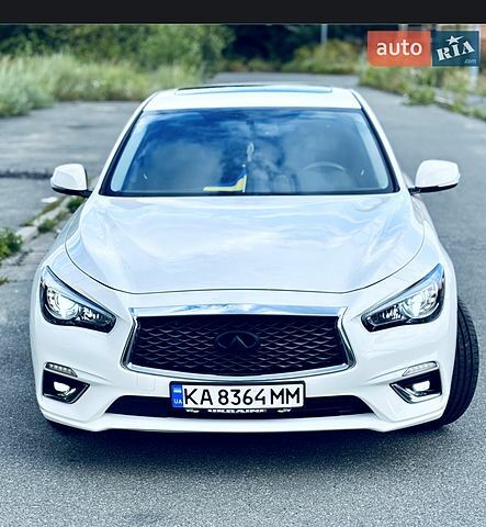 Білий Інфініті Q50, об'ємом двигуна 3 л та пробігом 132 тис. км за 15700 $, фото 1 на Automoto.ua