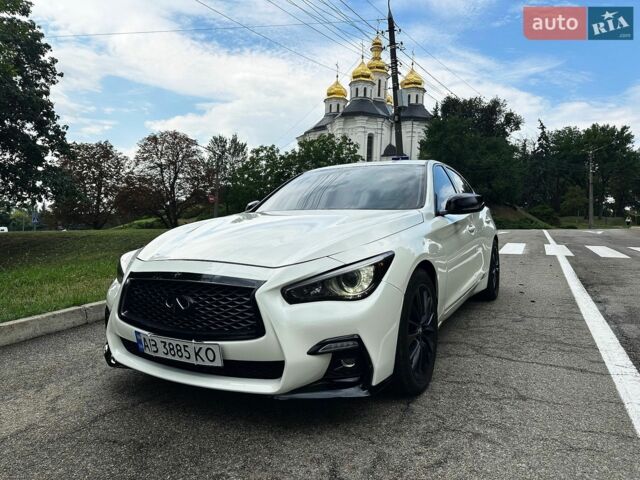 Белый Инфинити Q50, объемом двигателя 3 л и пробегом 75 тыс. км за 19000 $, фото 1 на Automoto.ua